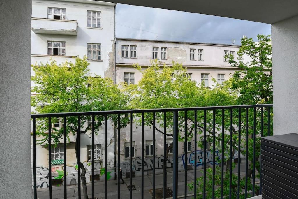 New Modern Apartment In City Center Bratislava Exteriör bild